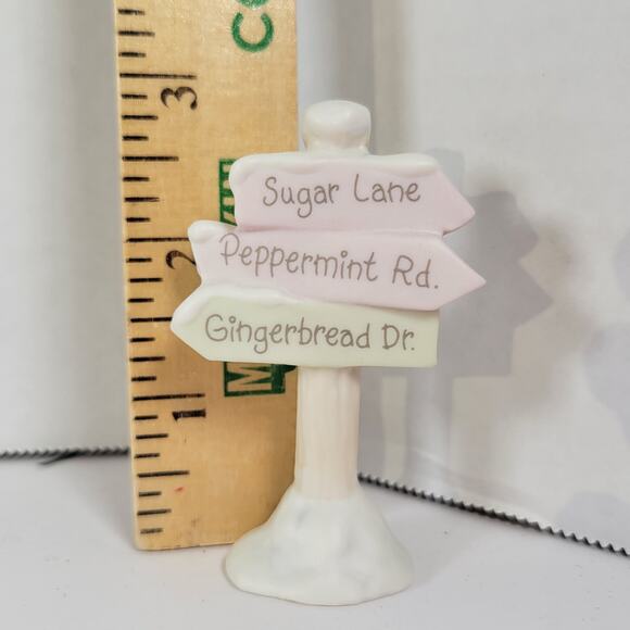 Precious Moments Sugar Town Street Sign  Figurine Enesco 532185 1995 - Picture 3 of 10